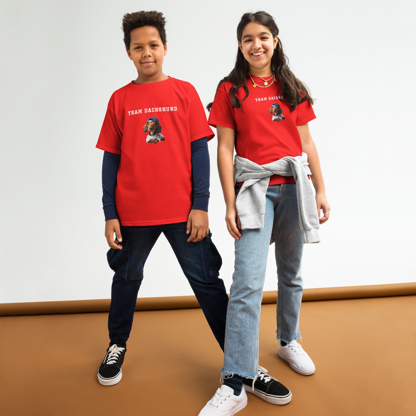 kids' unisex t-shirt with dachshund and "Team Dachshund" - red