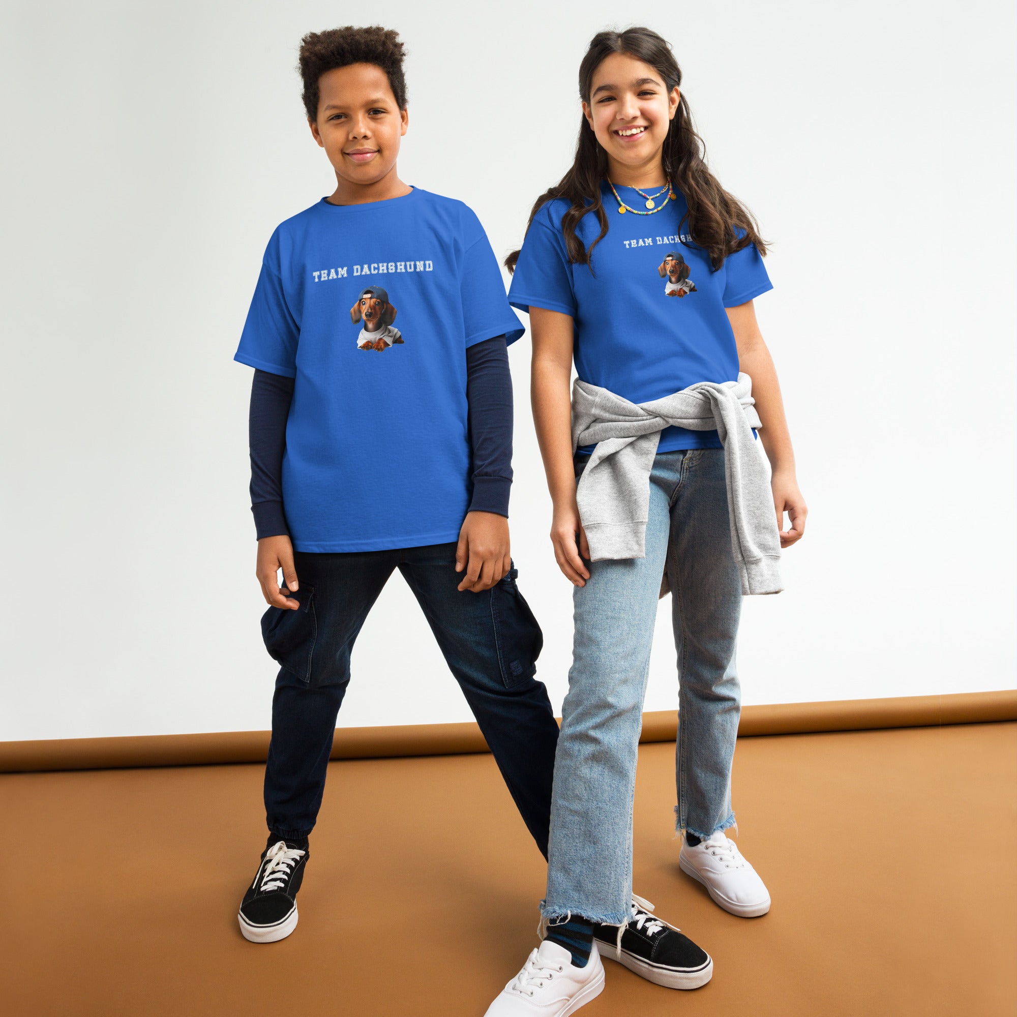 kids' unisex t-shirt with dachshund and "Team Dachshund" - royal blue